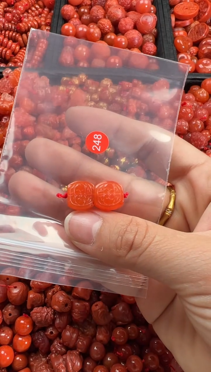 【闪购商品】南红玛瑙颈饰未镶嵌1