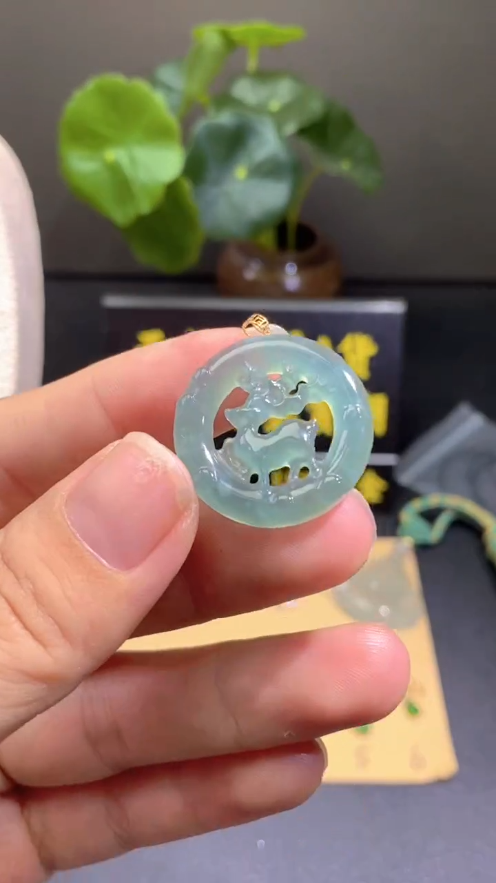 颈饰18K金镶嵌翡翠翡翠A货