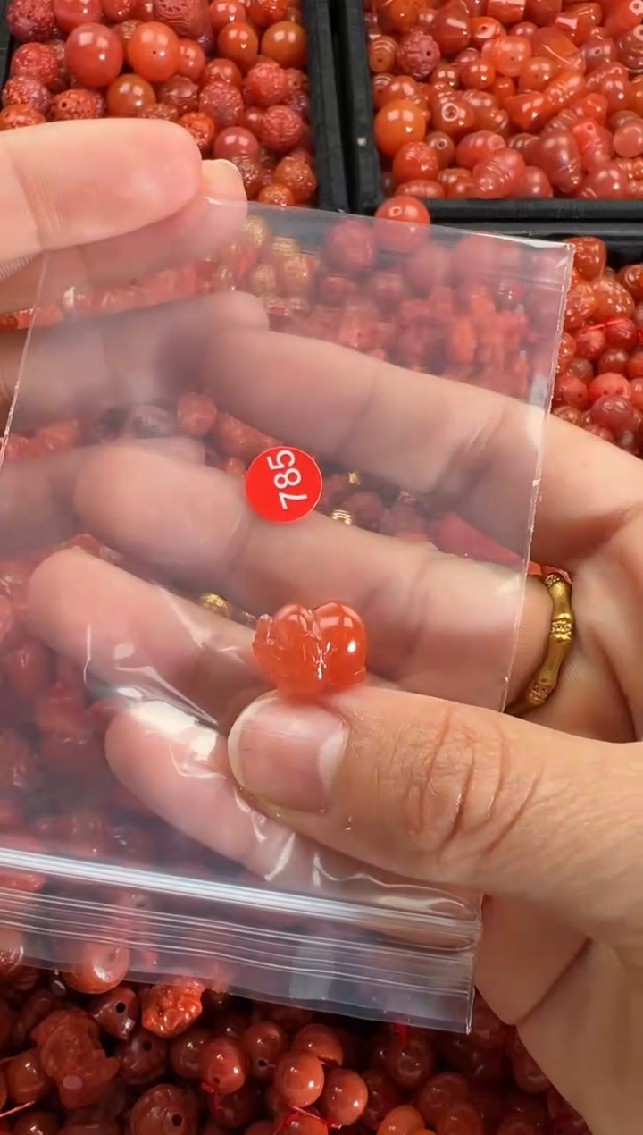 【闪购商品】南红玛瑙颈饰未镶嵌1