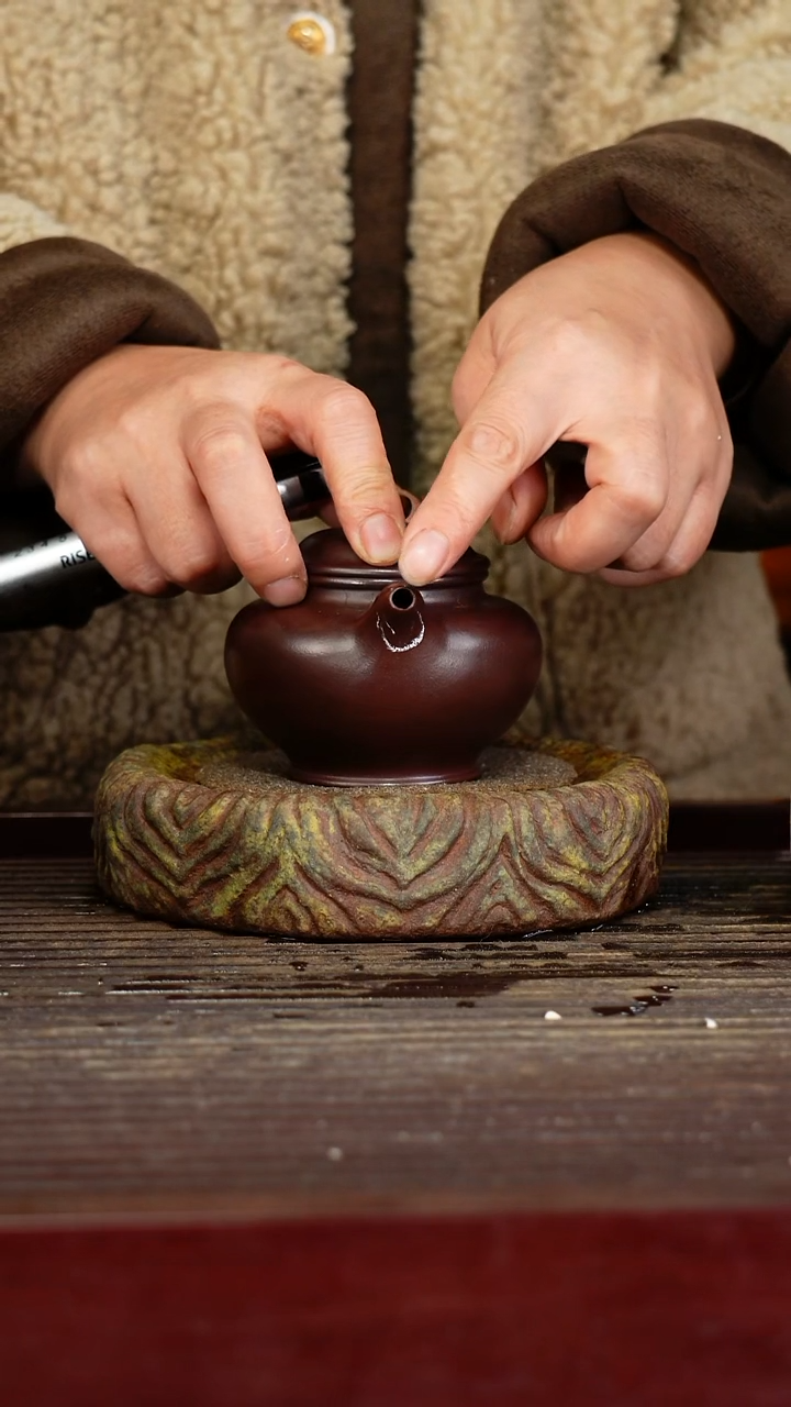 宜兴原矿紫砂壶茶壶宜兴原矿紫砂壶茶壶150C