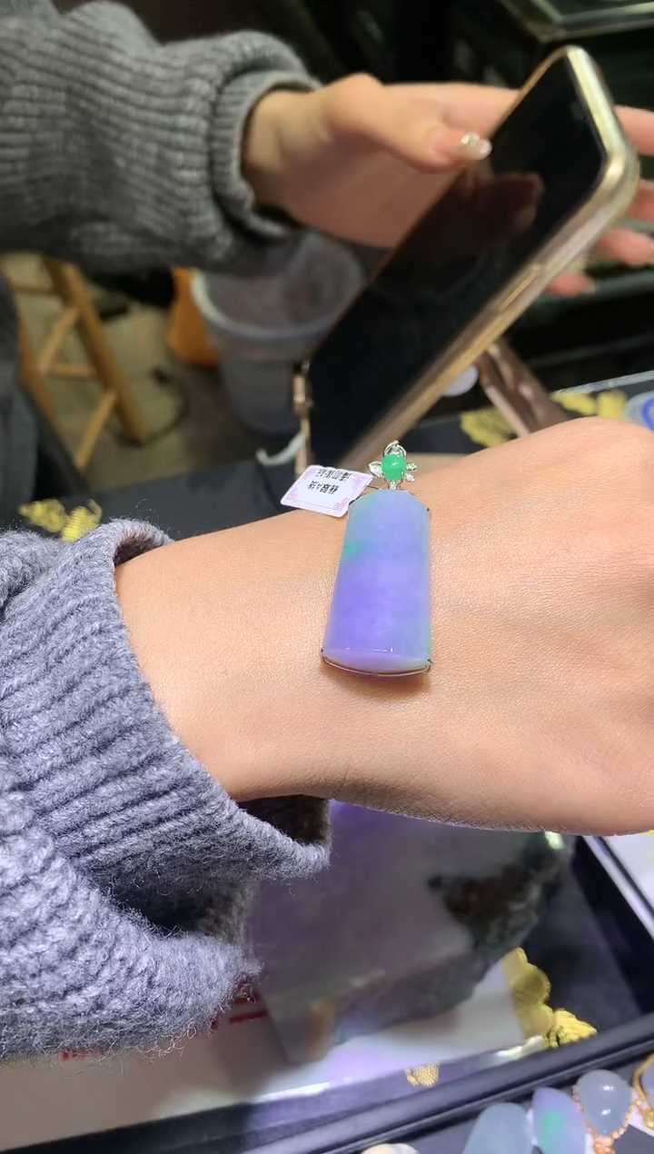 【闪购商品】翡翠吊坠(不含链)18K金镶嵌无事牌