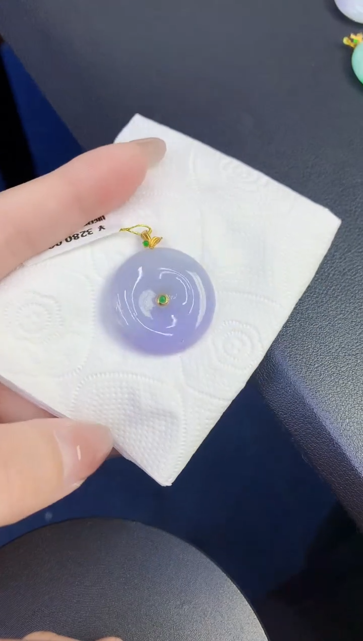 颈饰18K金镶嵌翡翠缅甸天然翡翠A货