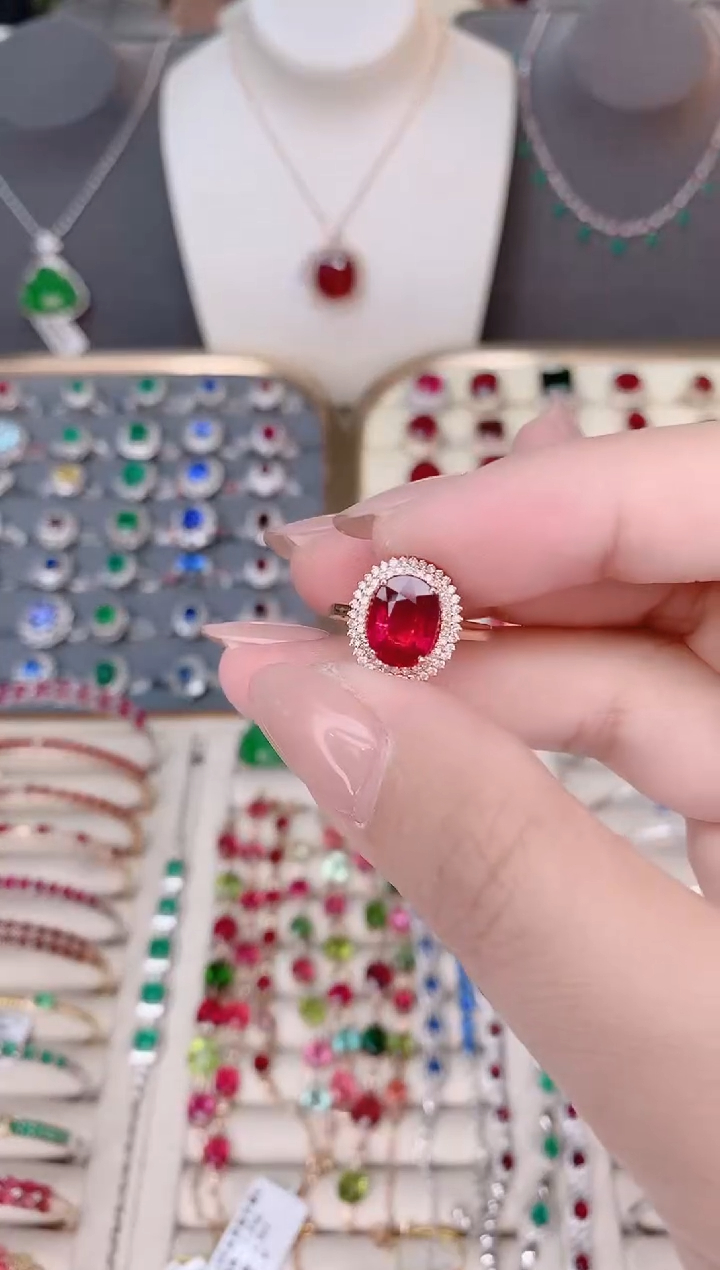 18K金镶嵌碧玺戒指碧玺2.6CT