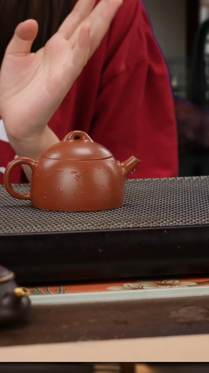 茶壶紫砂精工红降坡矮秦权150cc