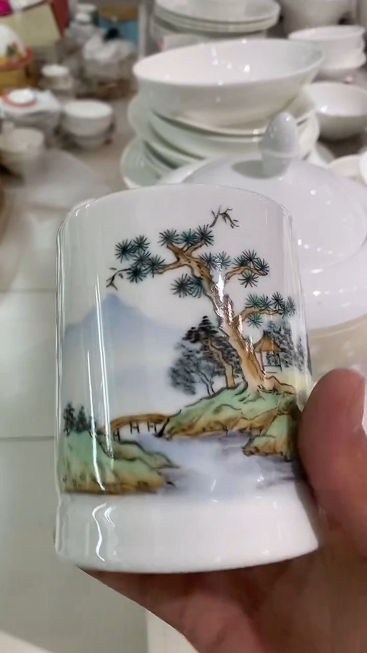 笔筒隆达骨质瓷1