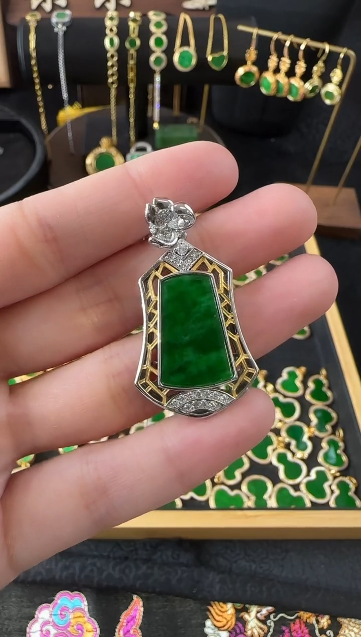 【闪购商品】翡翠颈饰银S925镶嵌吊坠