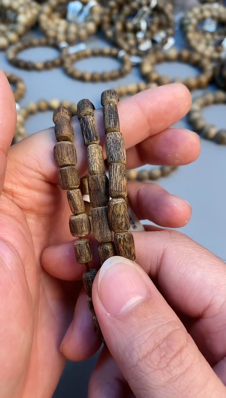 沉香手串 文莱随型单圈多样性发其一