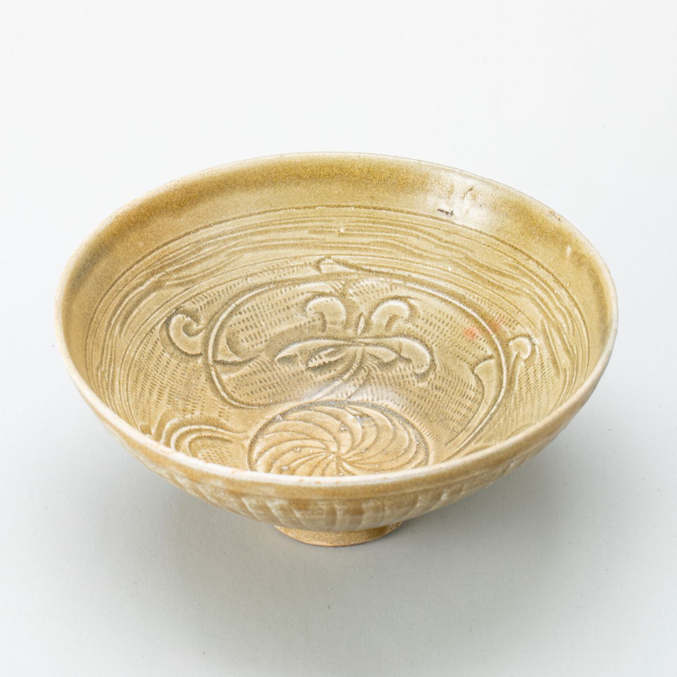 【拍卖】22、~明  珠光青瓷篦刻花卉纹斗笠碗