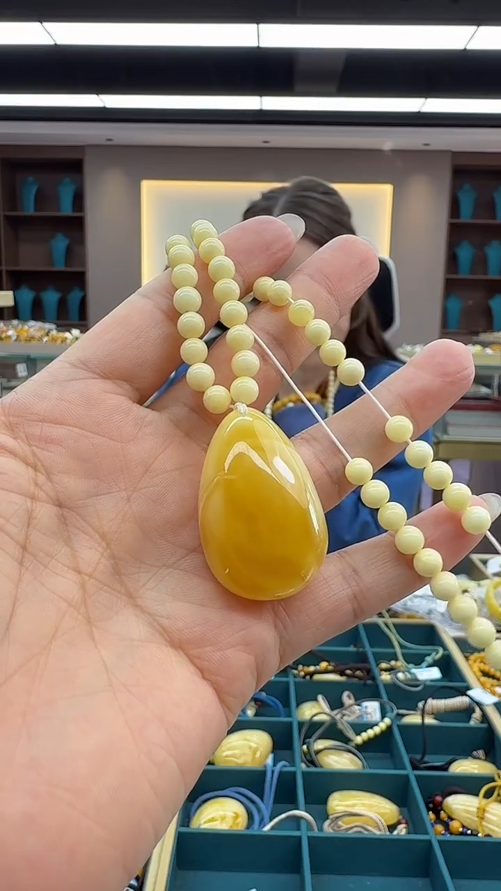 琥珀颈饰未镶嵌265秒拍号 假一罚三 