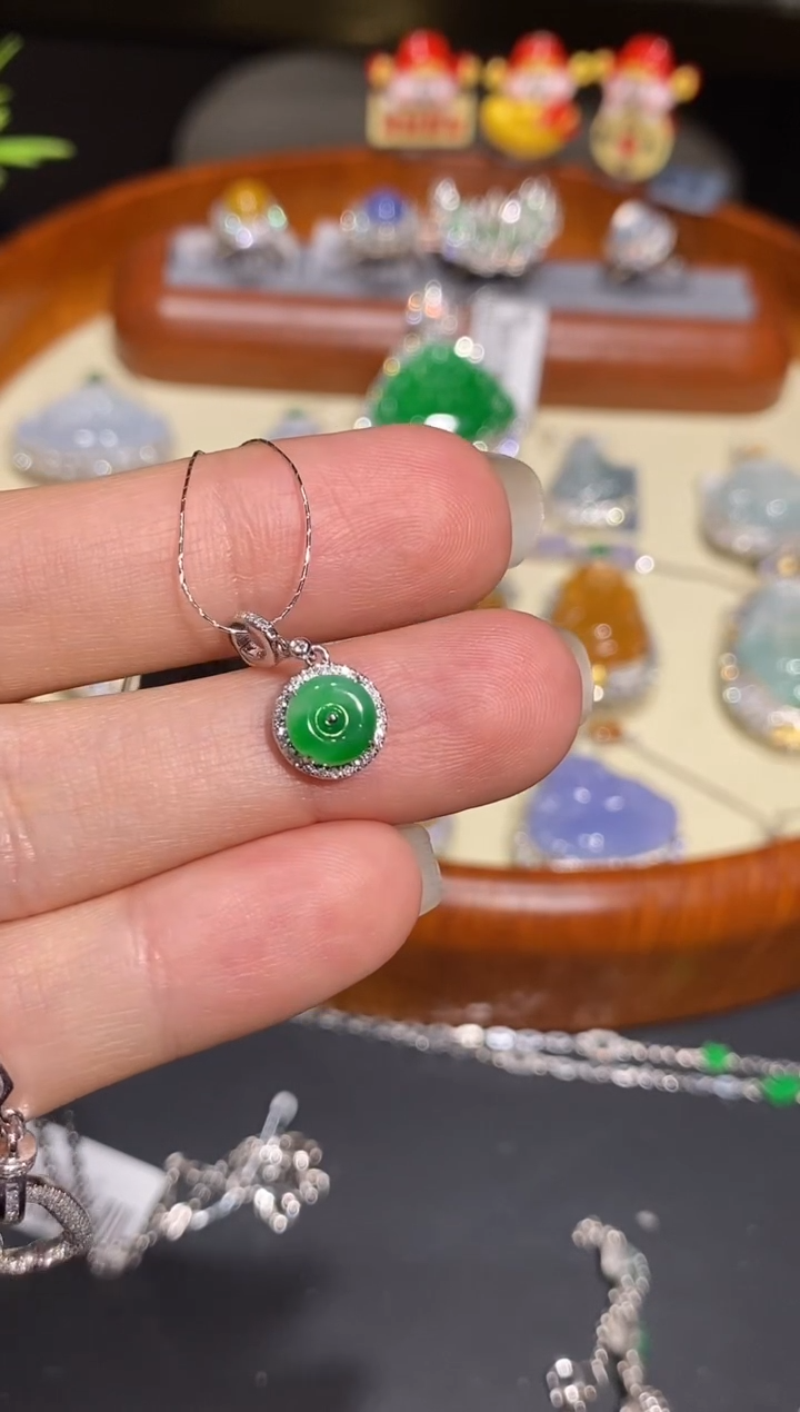 【闪购商品】翡翠颈饰18K金镶嵌万能扣吊坠