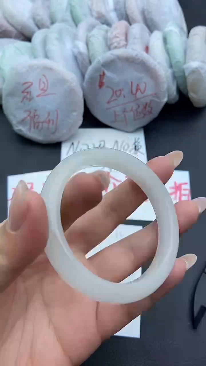 未镶嵌手镯石英质玉瑕疵62+56/57