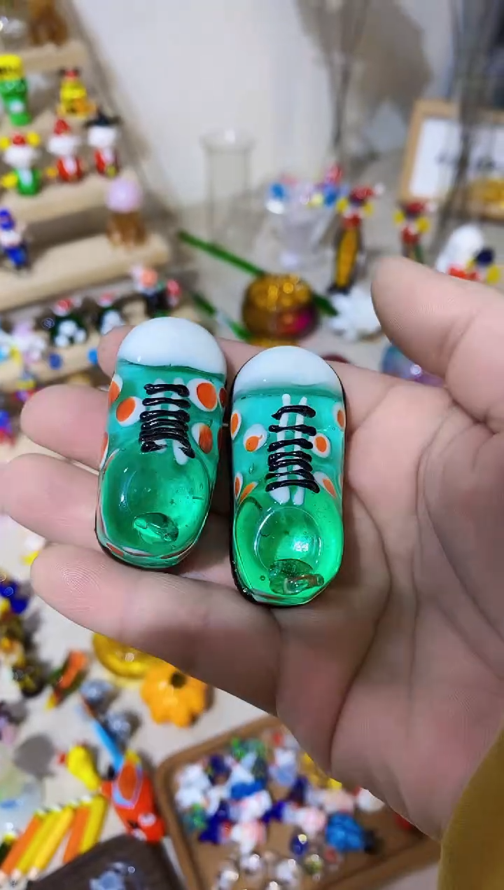 【闪购商品】琉璃手工艺品帆布鞋一双