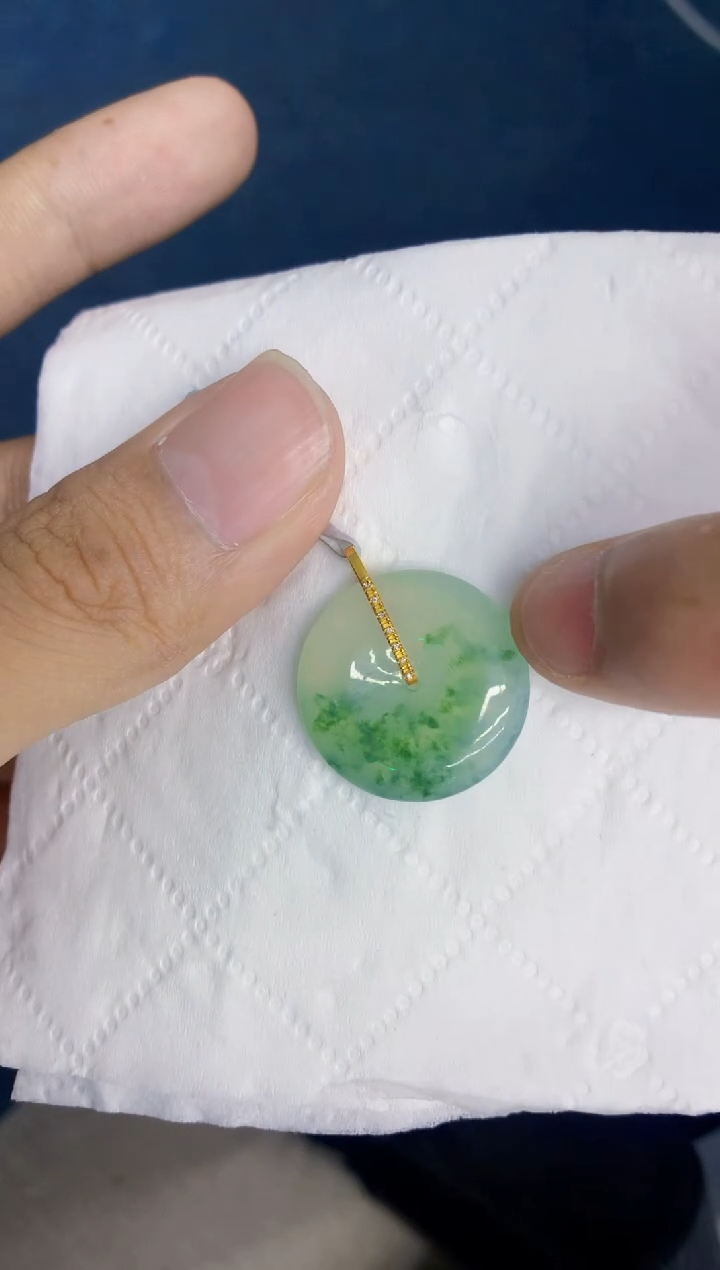 翡翠18K金镶嵌吊坠(不含链)1