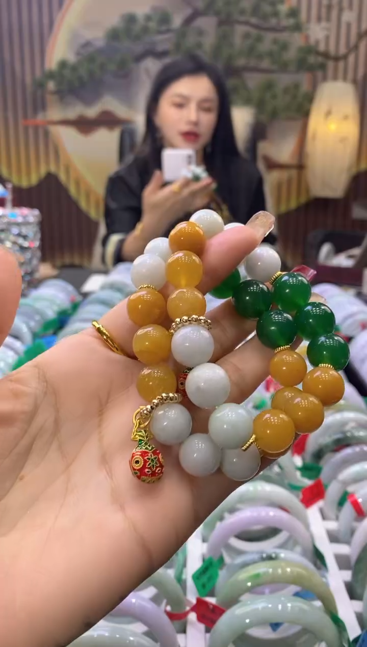 【闪购商品】翡翠手串未镶嵌多样性发货仅发其一多人00549