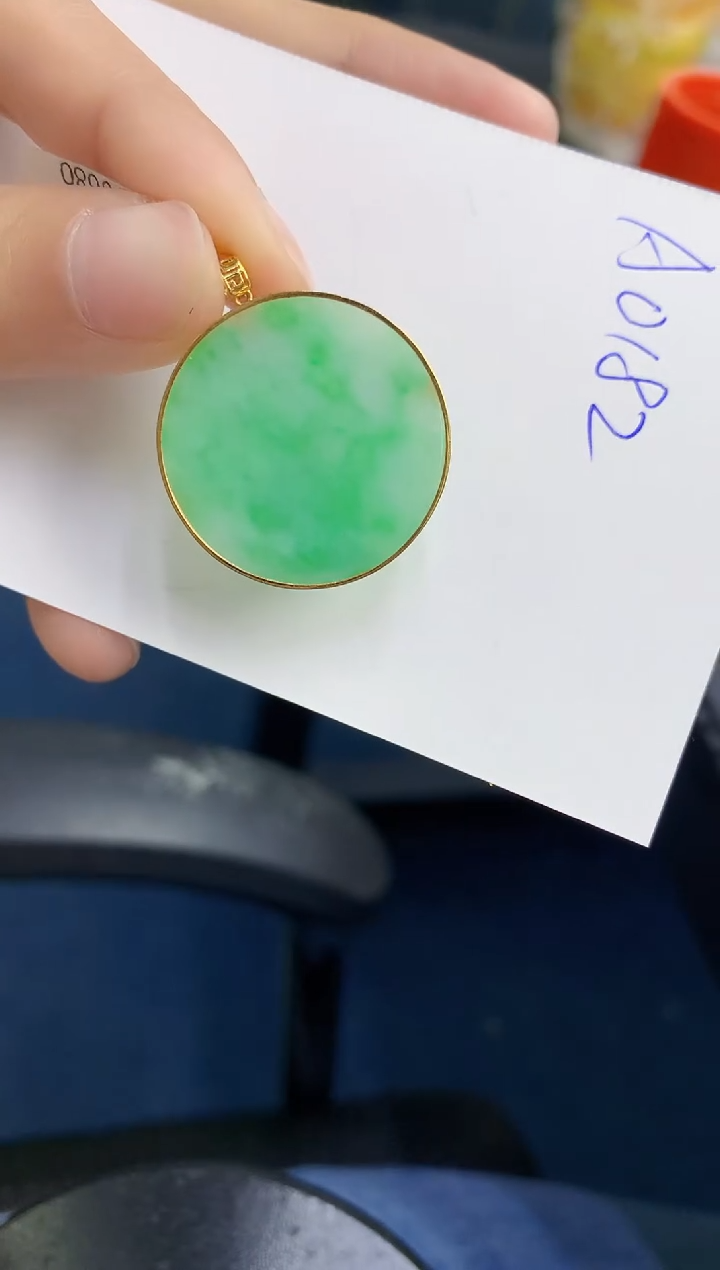 【闪购商品】翡翠颈饰18K金镶嵌0000000000