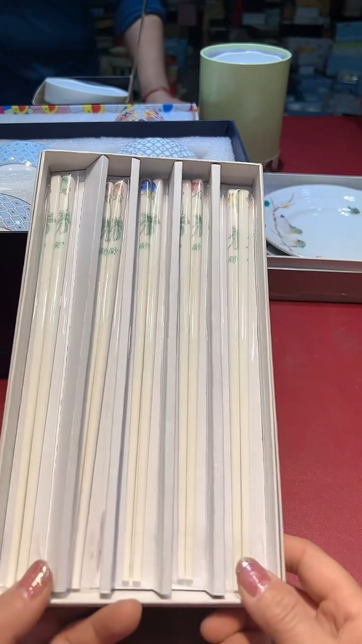 【闪购商品】瓷片锅碗瓢盆一件不剩