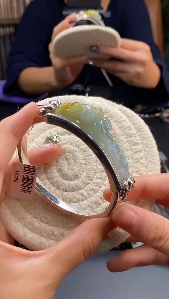 颈饰银S925镶嵌翡翠净货15780