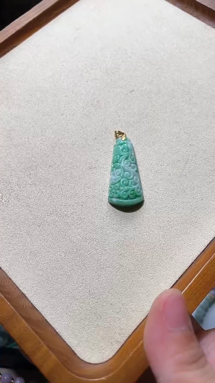 【闪购商品】翡翠颈饰18K金镶嵌吊坠