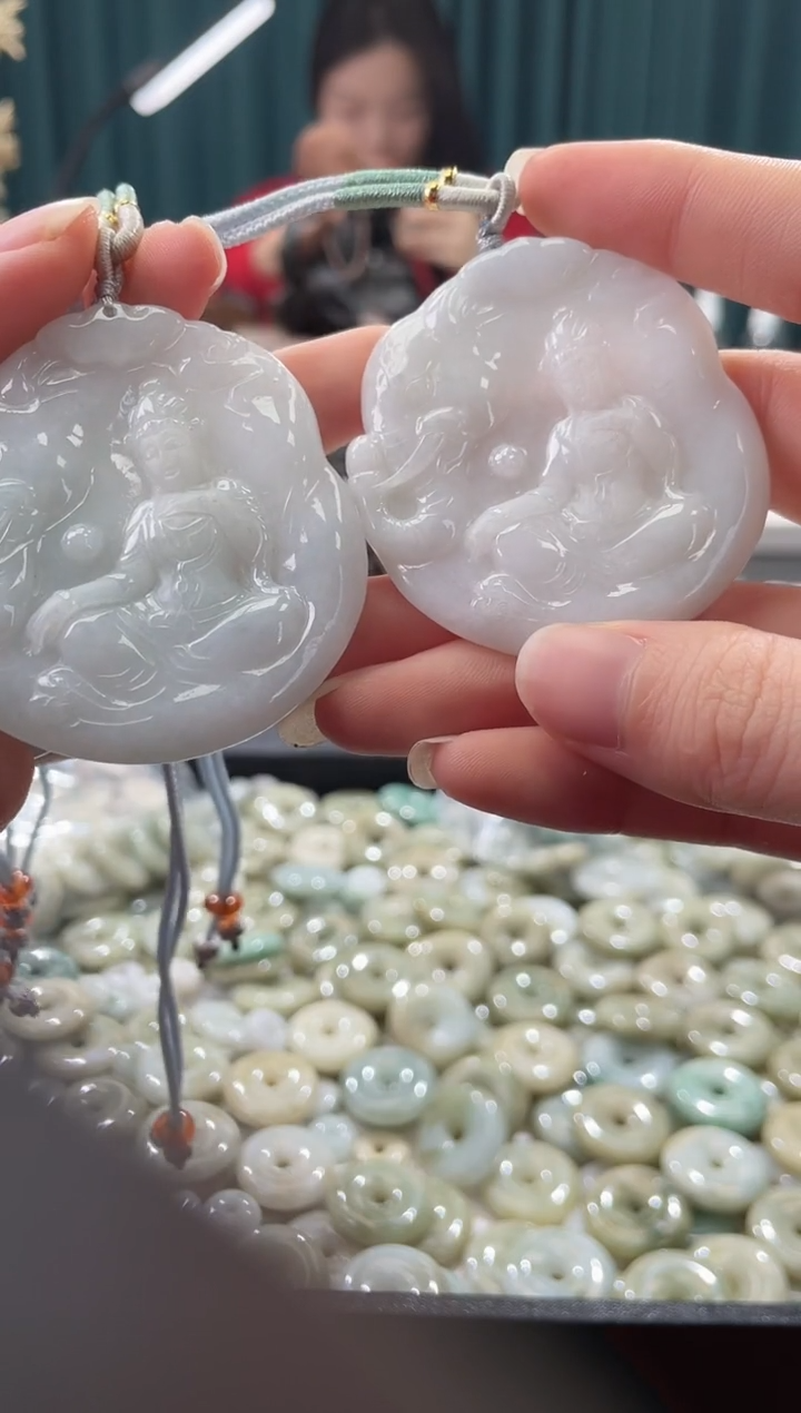 吊坠(不含链)未镶嵌翡翠普贤多样性发一件