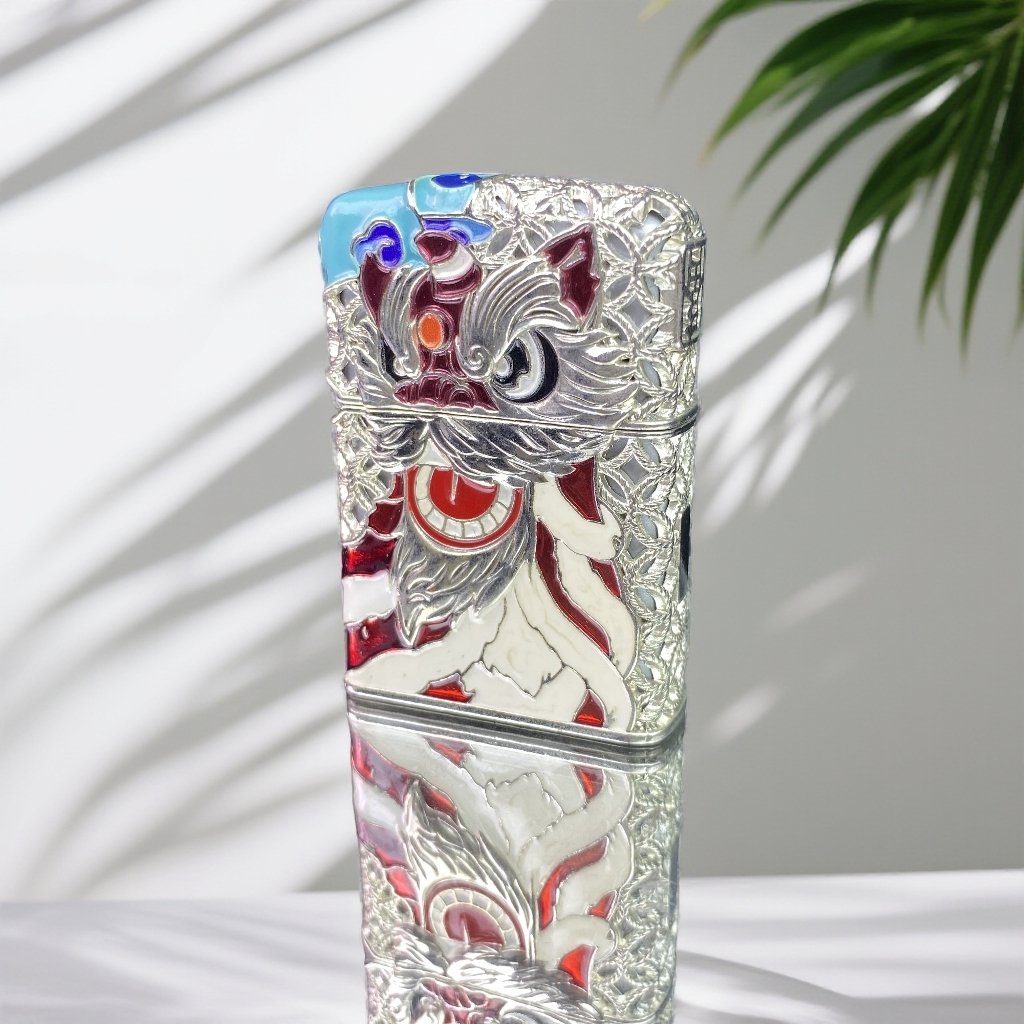 国潮珐琅彩鸿运当头醒狮银色盔甲镶嵌砂轮防风创意防风煤油打火机