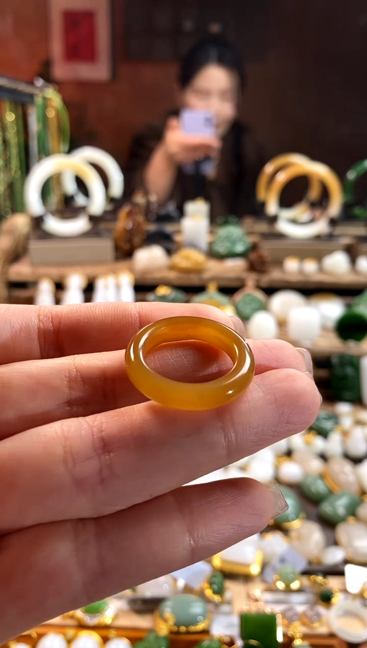 【闪购商品】和田玉戒指未镶嵌。