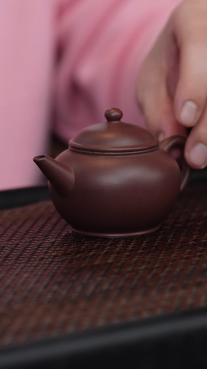 【闪购商品】宜兴紫砂原矿半手水平100cc左右