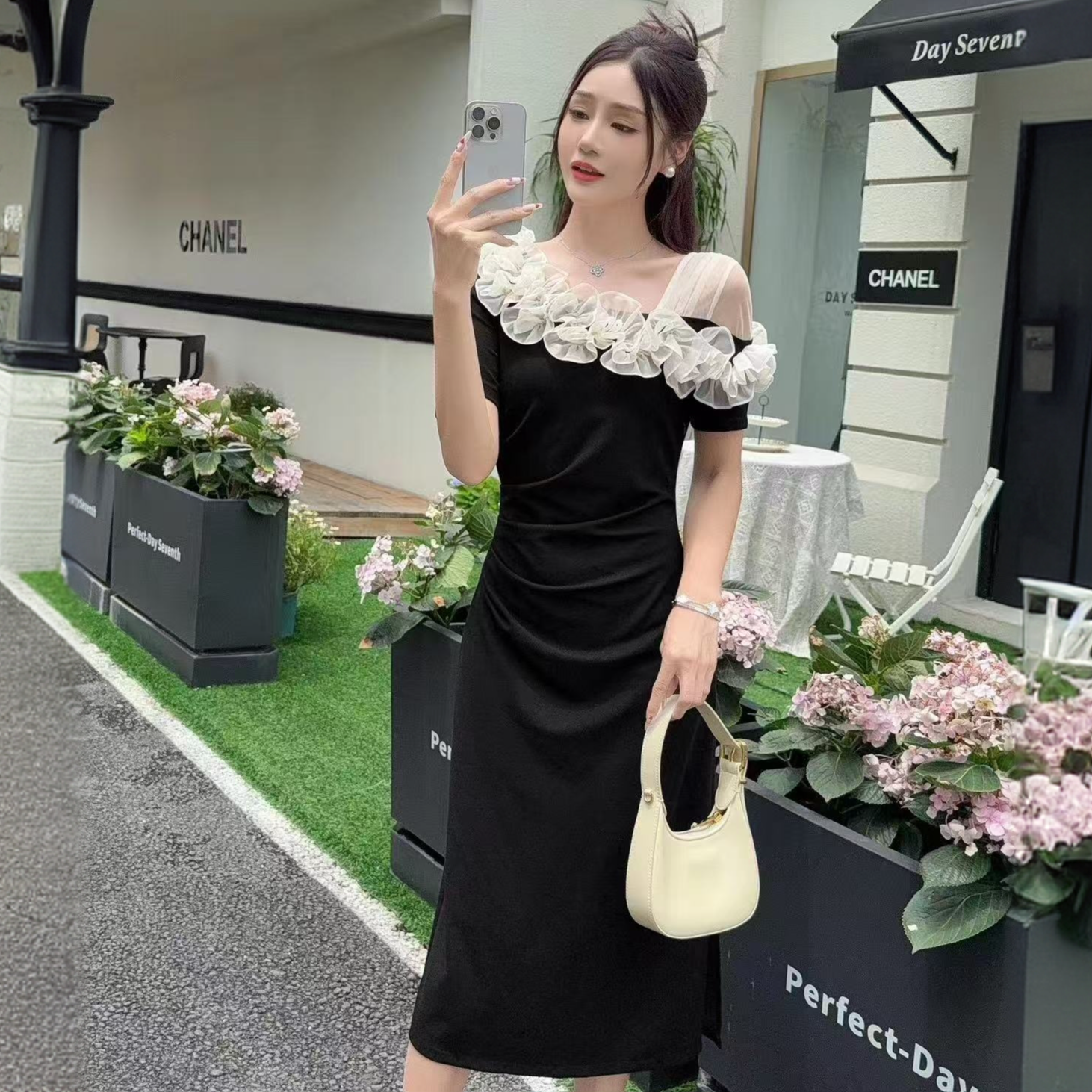 16555【裙长110】夏季法式气质立体花朵斜肩赫本风褶皱收腰开叉长裙