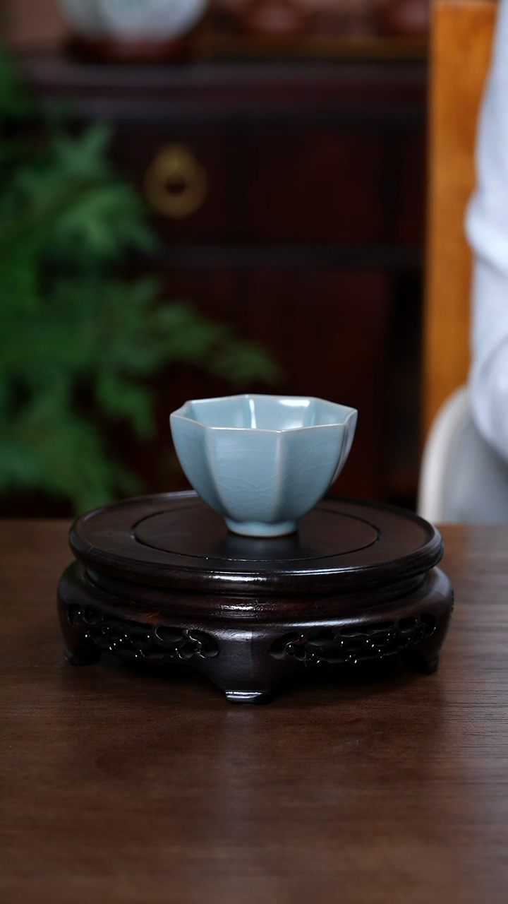 L·宝丰宋官窑原产地汝瓷八方杯
