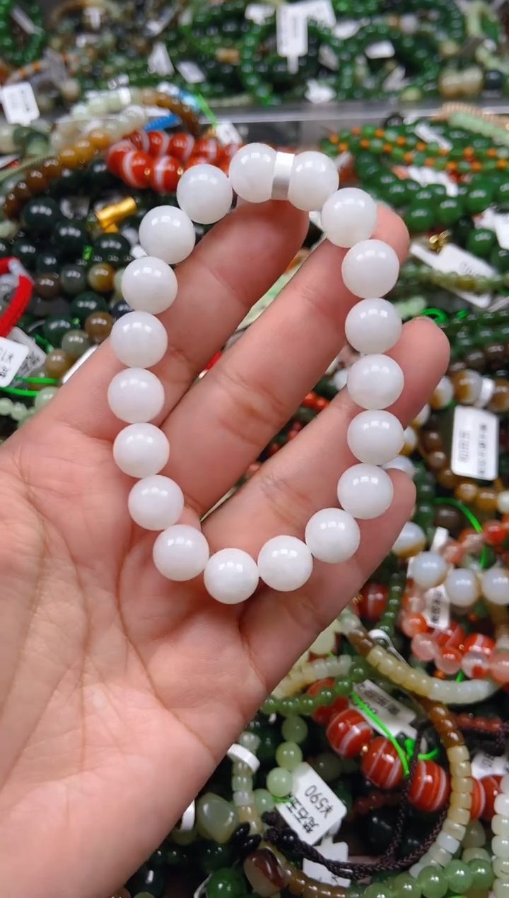 和田玉未镶嵌颈饰1