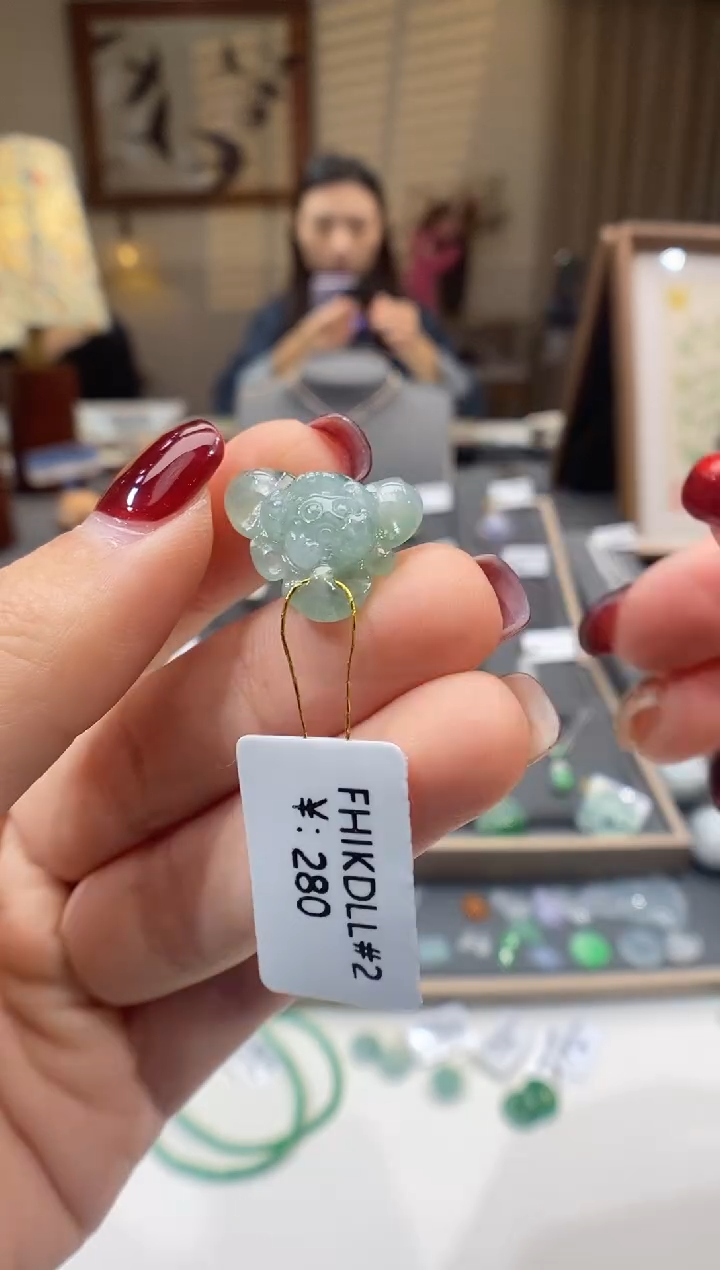 【闪购商品】翡翠颈饰未镶嵌莲花