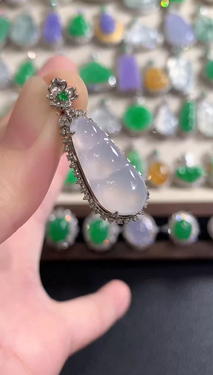 吊坠(不含链)18K金镶嵌翡翠冬日珠宝Q52