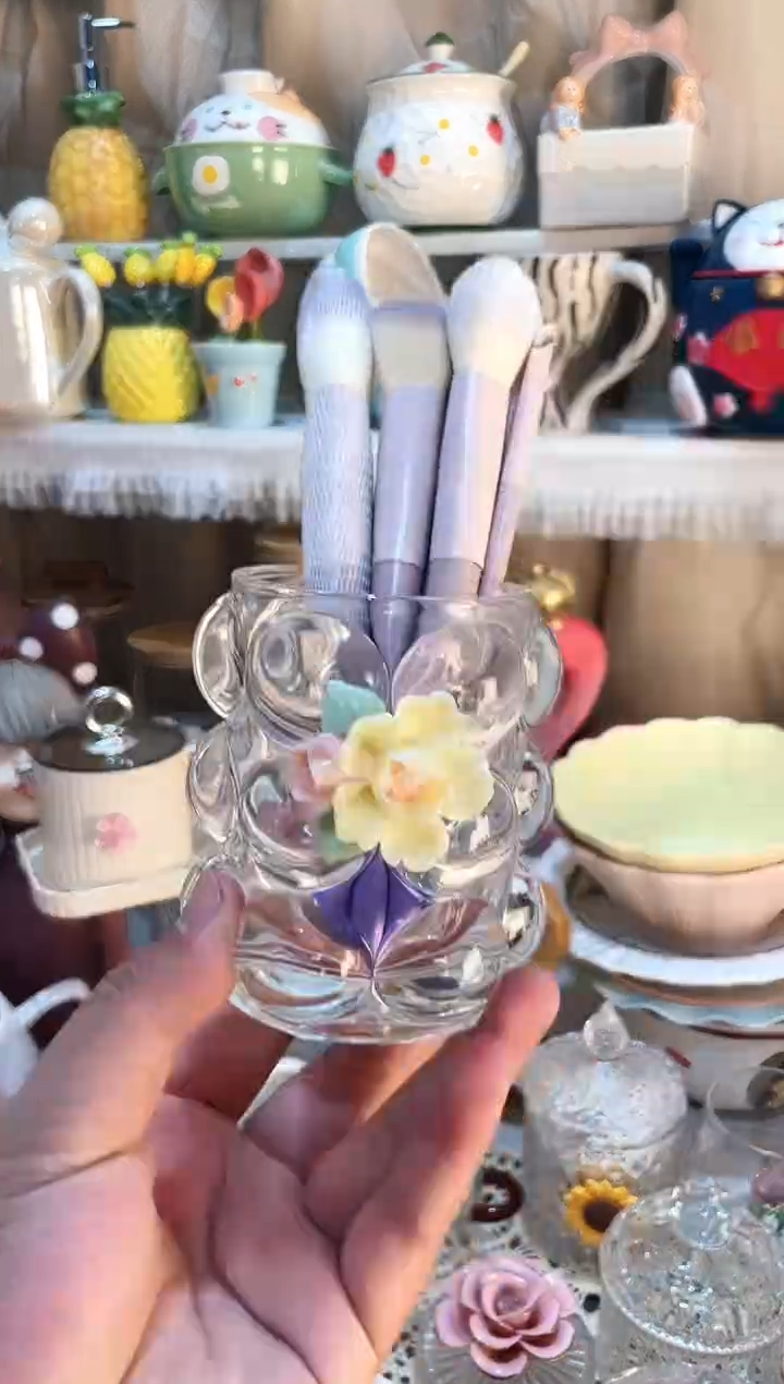 【闪购商品】瓷片化妆笔筒 质量好发货快放心拍