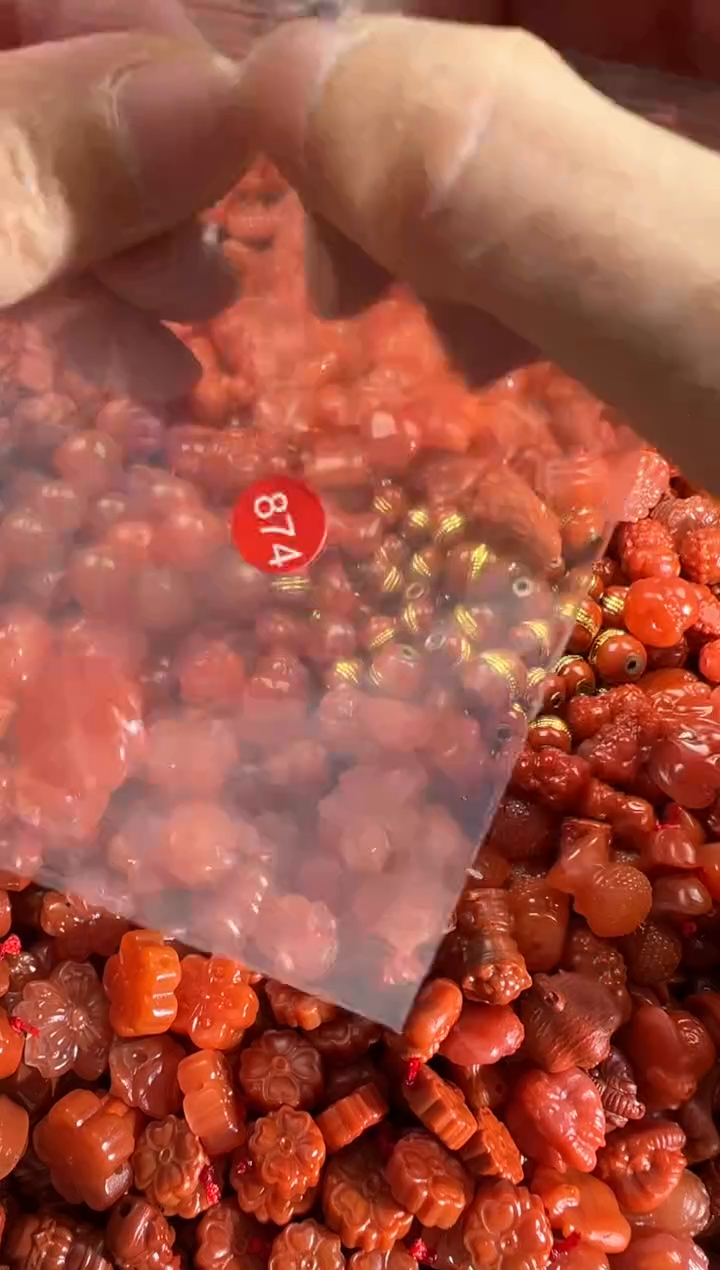 【闪购商品】南红玛瑙颈饰未镶嵌1
