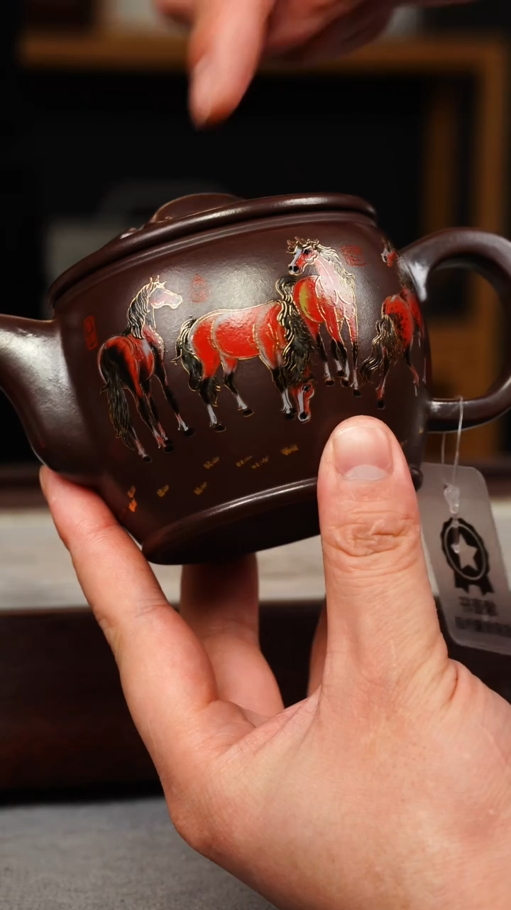 【闪购商品】紫砂茶壶石红 汉瓦 八骏珐琅彩