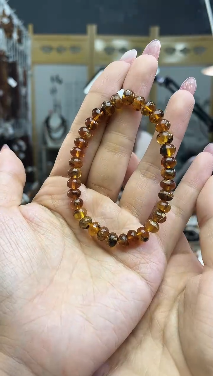 【闪购商品】琥珀裸石未镶嵌7+溶洞手串