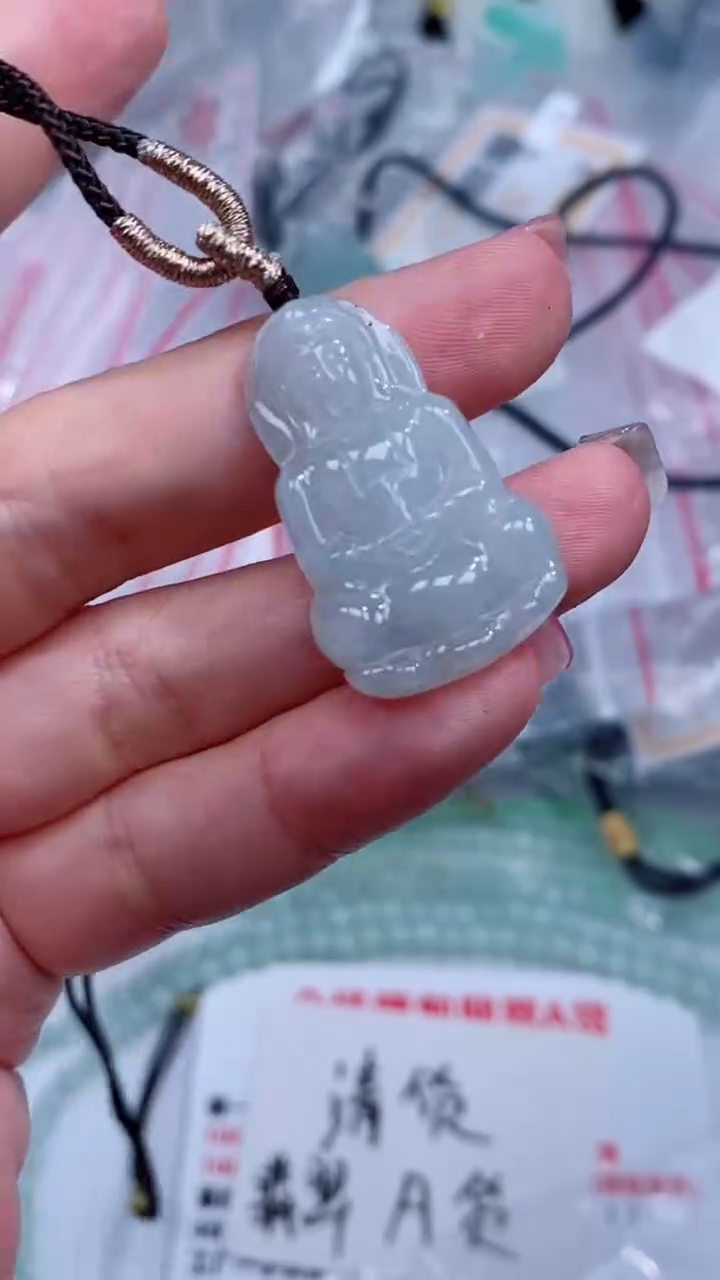 翡翠未镶嵌颈饰吊坠