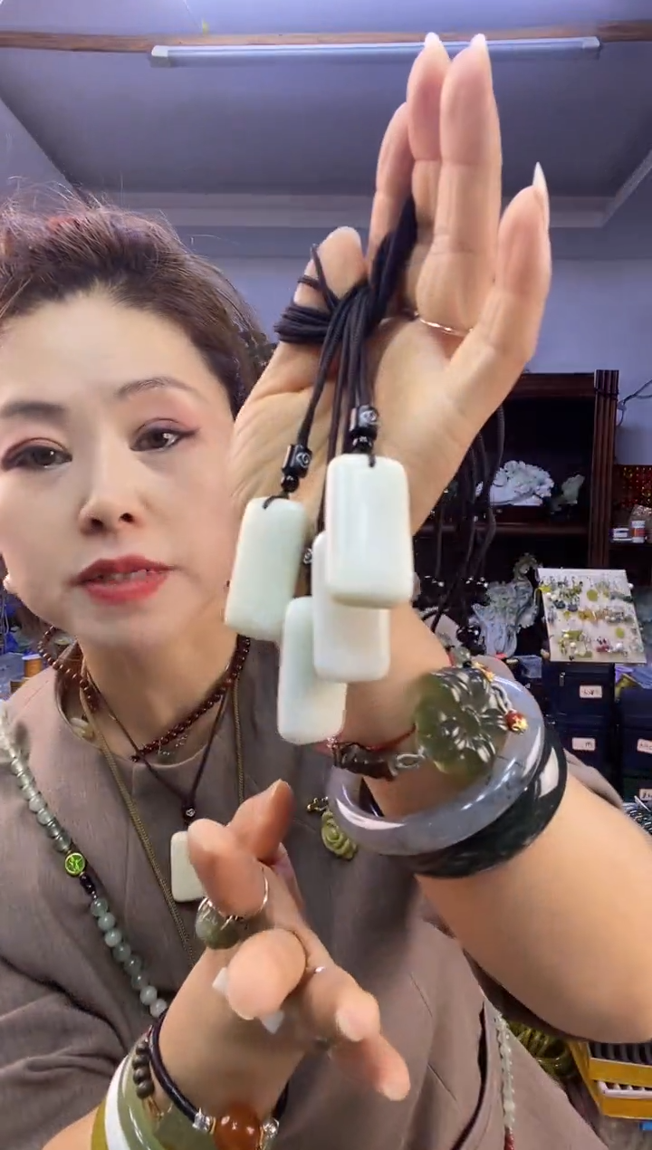 未镶嵌蛇纹石玉无事牌多样性随机发一