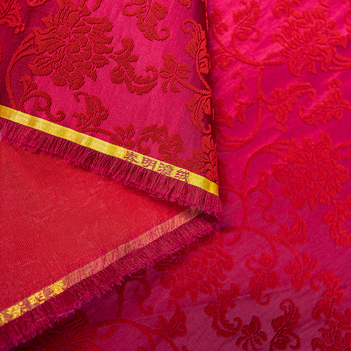 | 戴春明 ·140门幅漳缎面料 |  一经裁剪概不退换