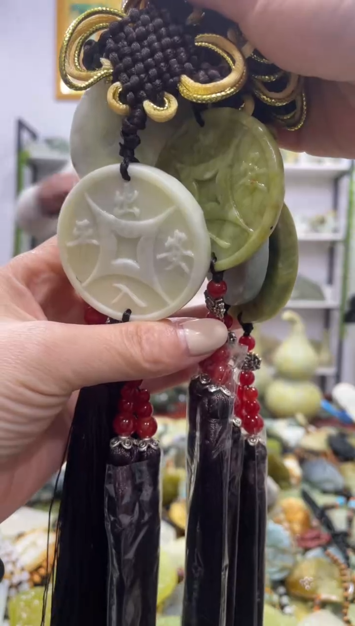 【闪购商品】岫玉车挂未镶嵌多样性发货其中发一件