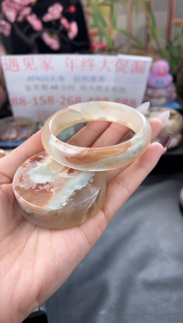 【闪购商品】石英质玉手镯未镶嵌57