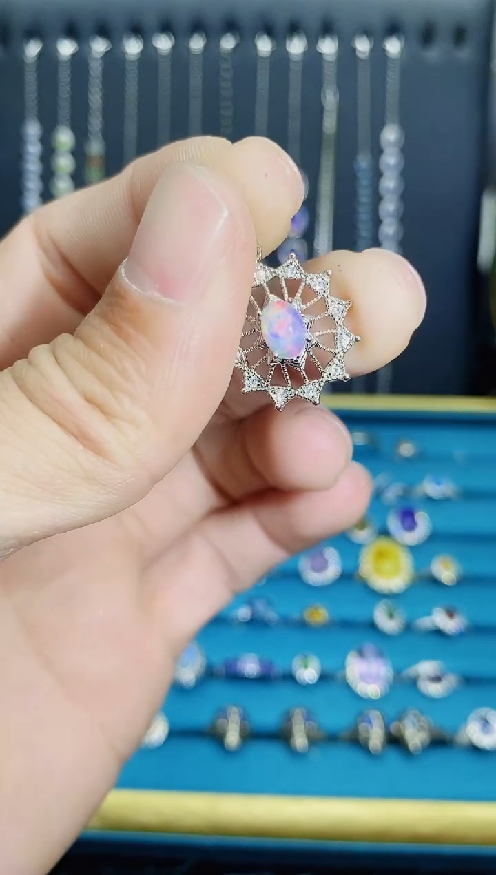 【闪购商品】欧泊吊坠(不含链)银S925镶嵌1121