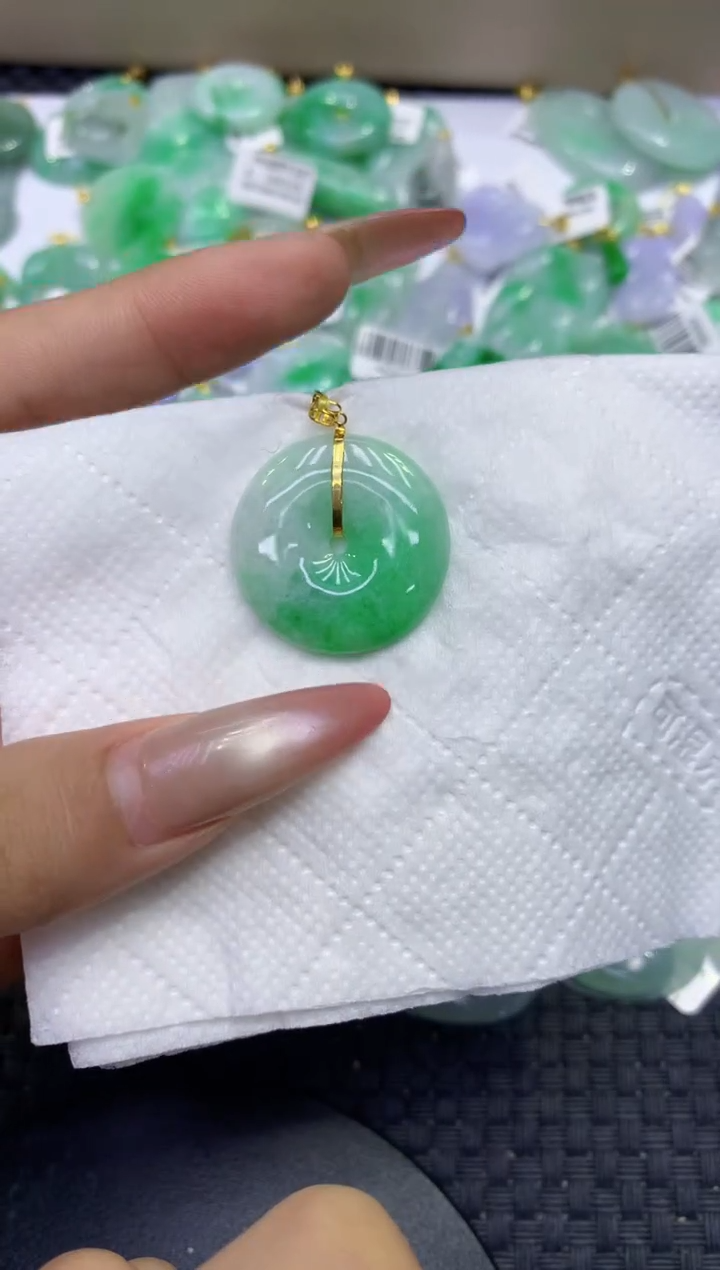 颈饰18K金镶嵌翡翠天然缅甸A货翡翠