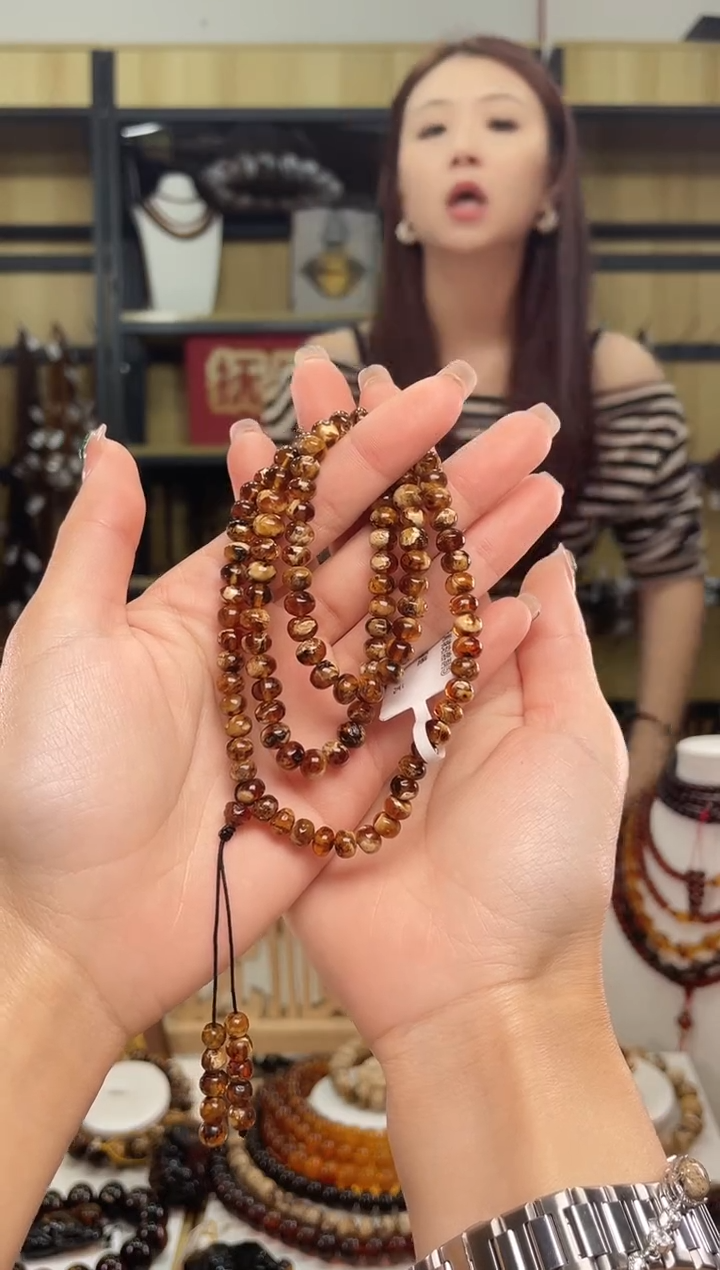 【闪购商品】琥珀裸石未镶嵌6+溶洞妖花108