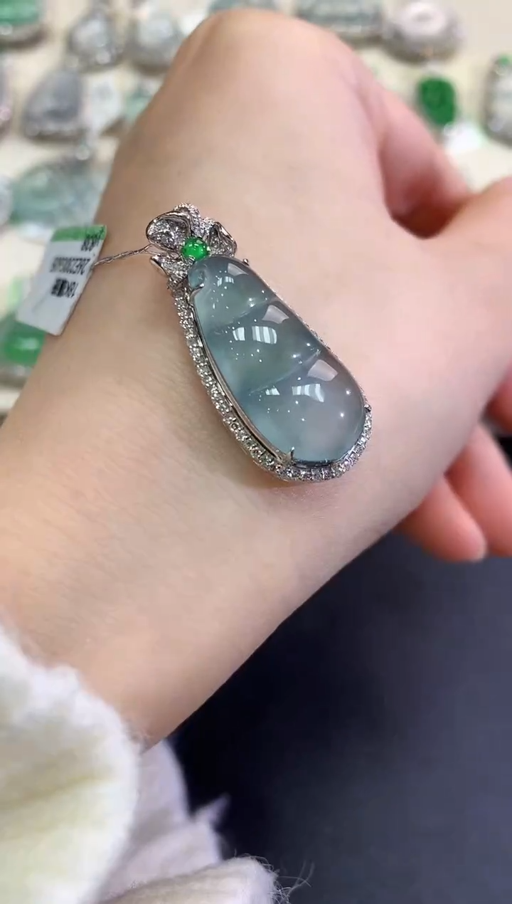 【闪购商品】翡翠颈饰18K金镶嵌C12   