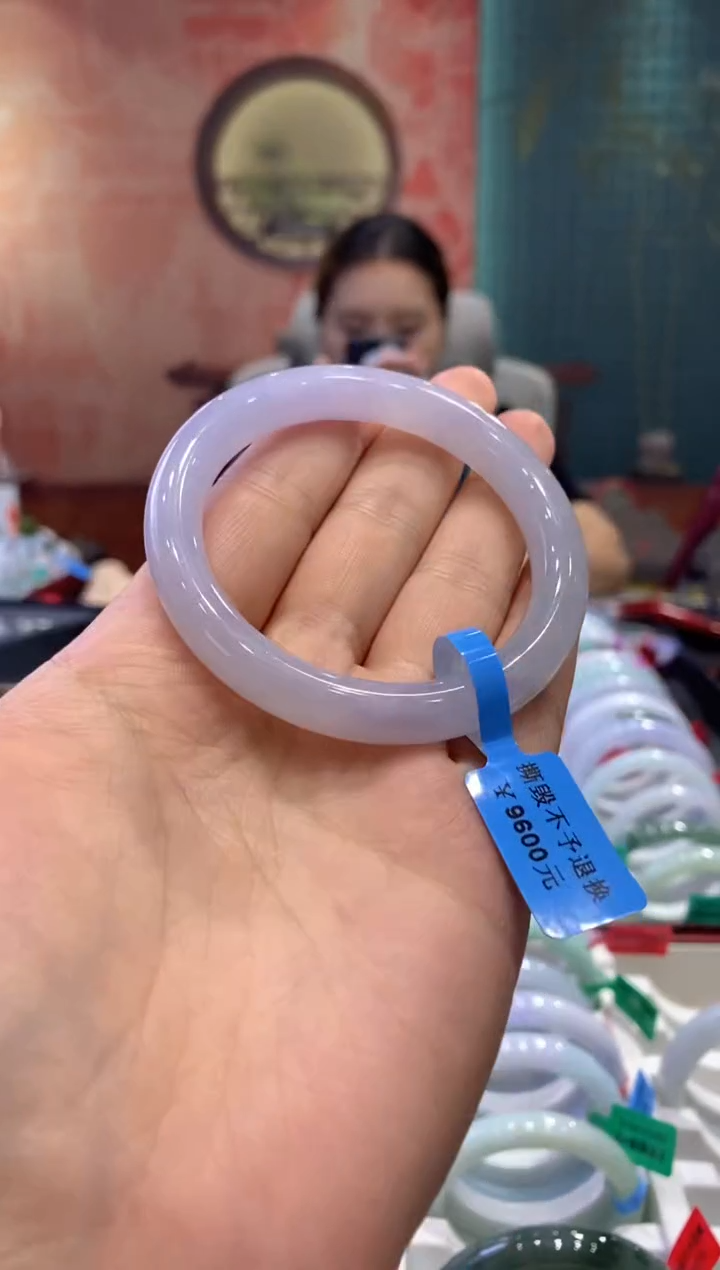 翡翠手镯未镶嵌多人0009651