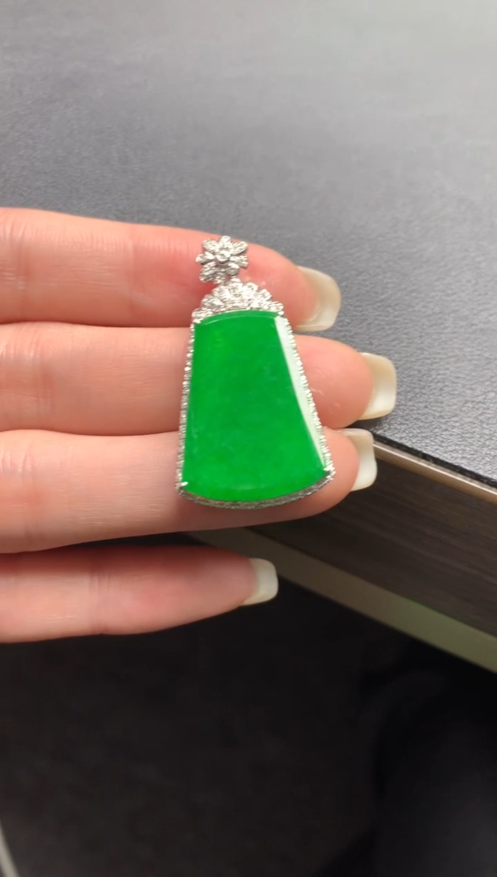 【闪购商品】翡翠吊坠(不含链)18K金镶嵌吊坠|8000+800