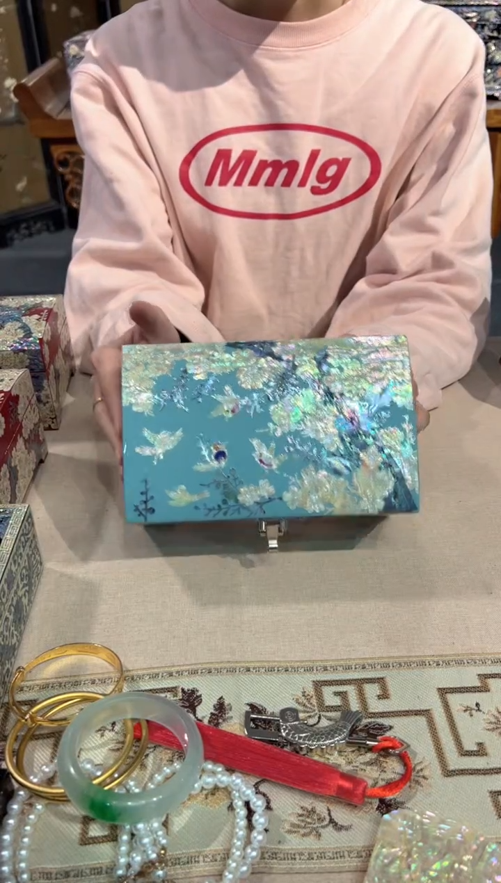 【闪购商品】鱼锁绒布底弘贝雅螺钿漆器文化馆