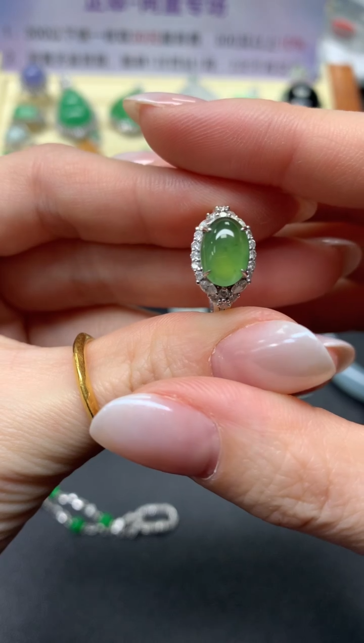 【闪购商品】翡翠戒指18K金镶嵌戒指|800+80