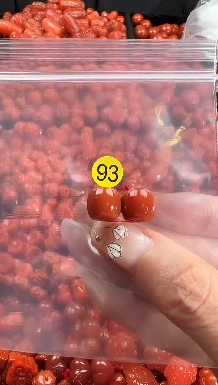 颈饰未镶嵌南红玛瑙1