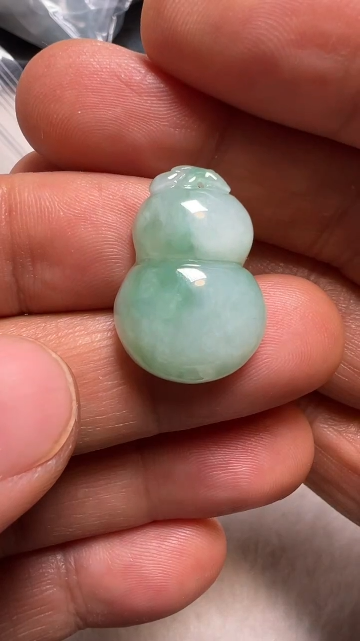 【闪购商品】翡翠颈饰未镶嵌葫芦
